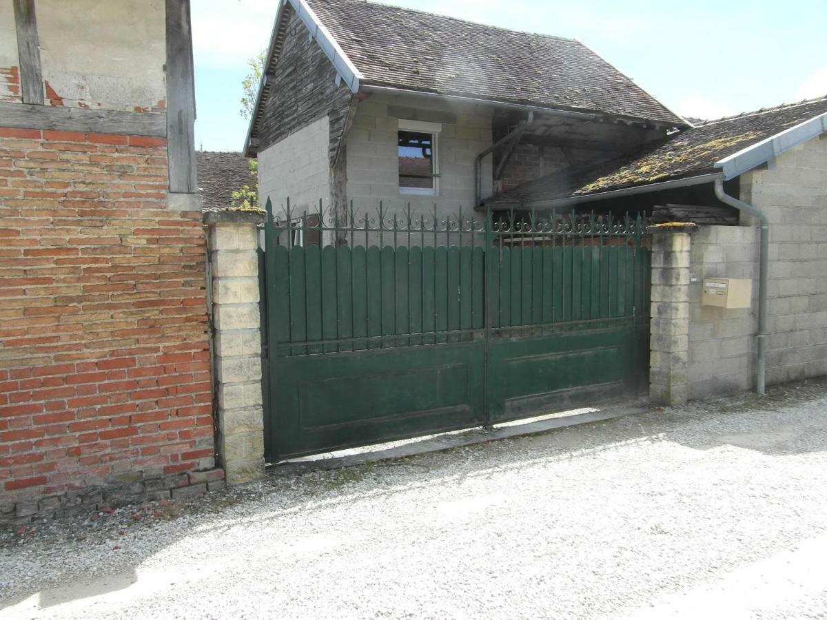 Le Breuil Otel Piney Dış mekan fotoğraf